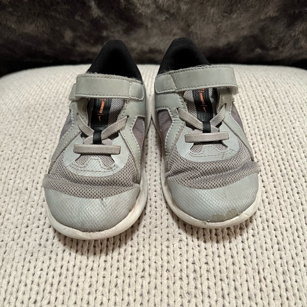 Toddler Boys Grey Nikes size 10C
